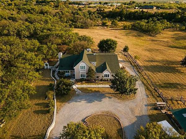 10 Acres of Recreational Land with Home for Sale in Henrietta, Texas