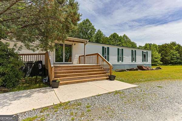 3.13 Acres of Improved Commercial Land for Sale in Ellijay, Georgia