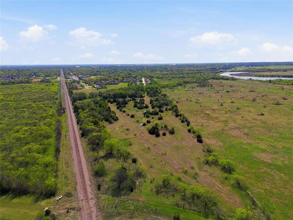 28 Acres of Land for Sale in Corsicana, Texas
