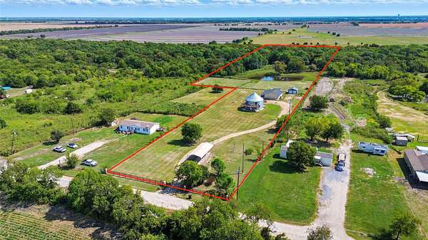 8.45 Acres of Land with Home for Sale in Nevada, Texas