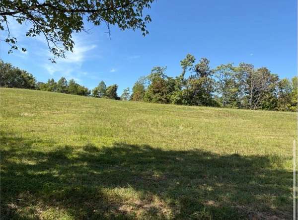 8 Acres of Land for Sale in Lafayette, Tennessee