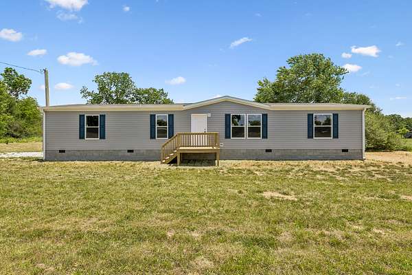 1.7 Acres of Land with Home for Sale in Summertown, Tennessee
