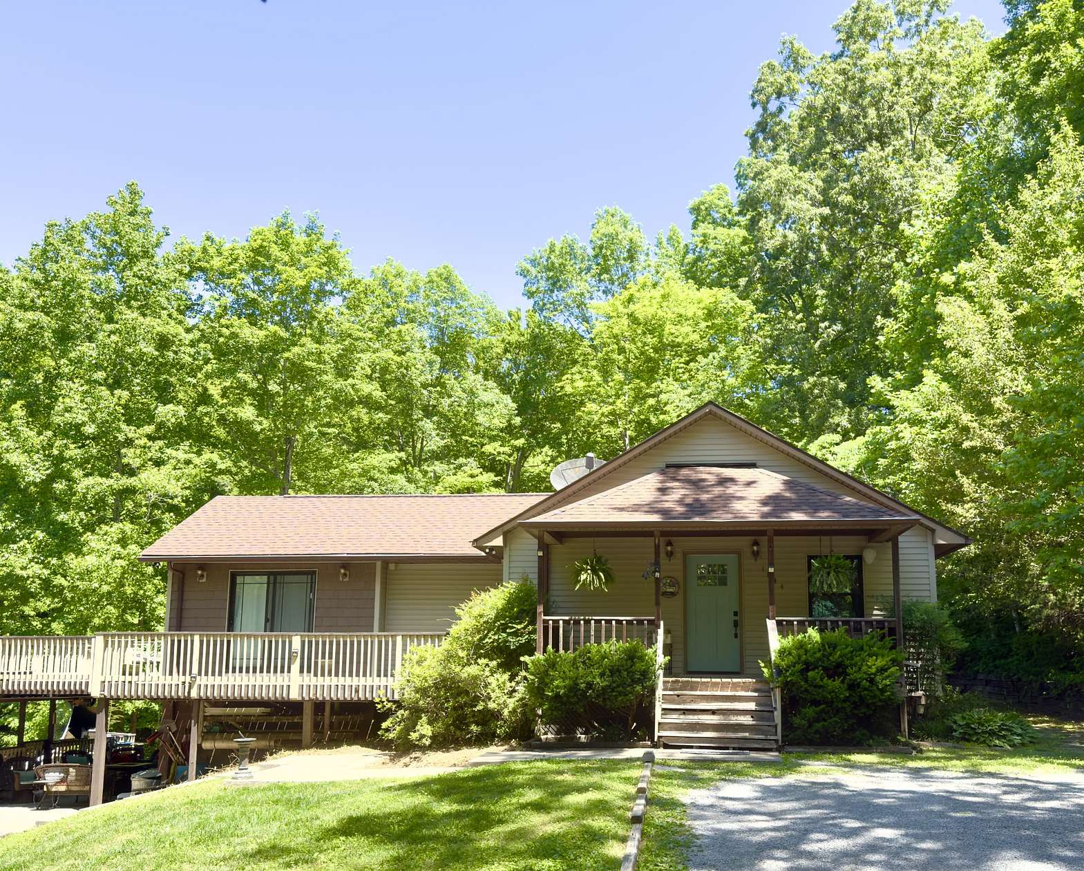 5 Acres of Land with Home for Sale in Clarksville, Tennessee