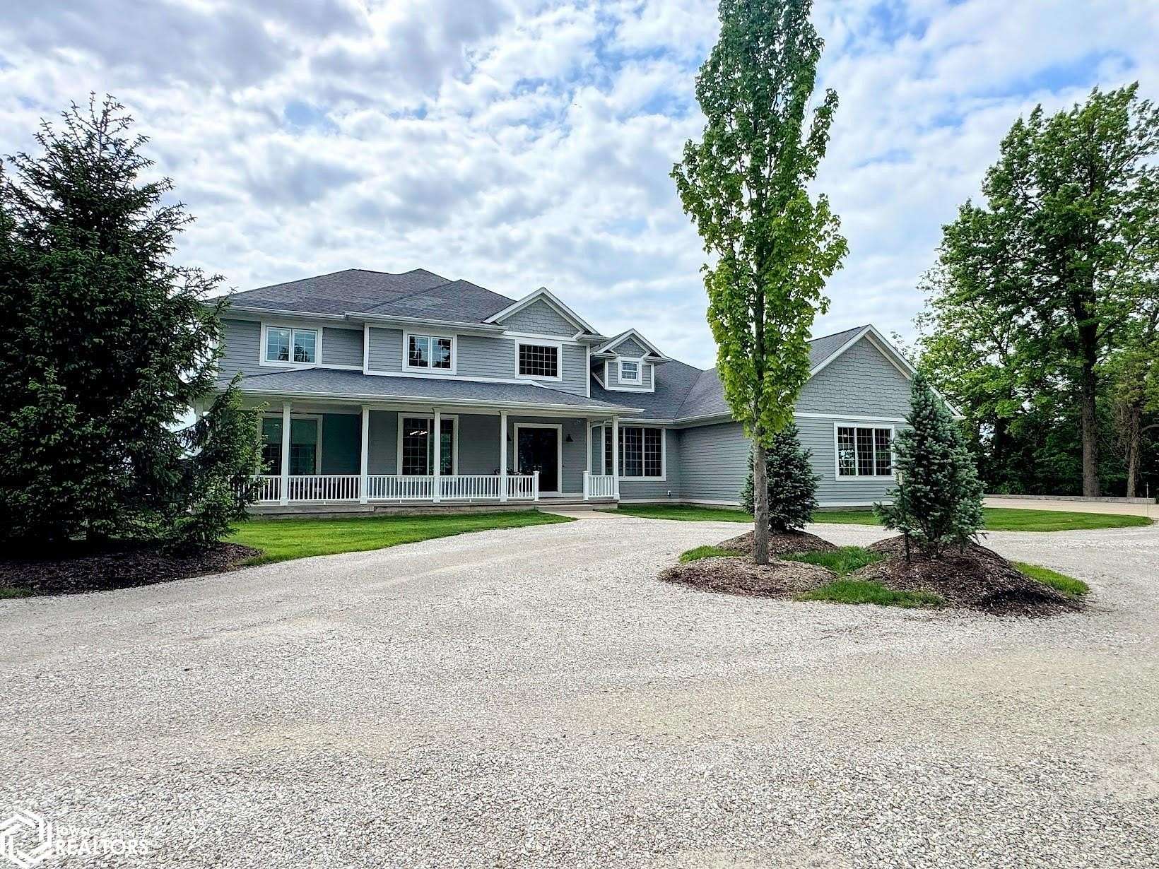 3.2 Acres of Land with Home for Sale in Burlington, Iowa