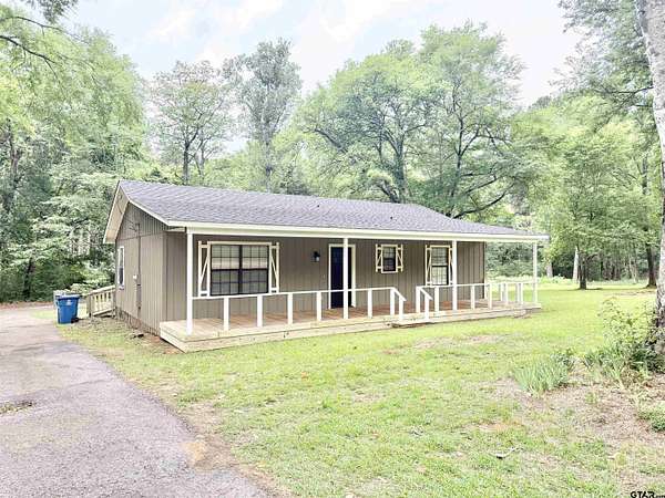 3.3 Acres of Land with Home for Sale in Jacksonville, Texas