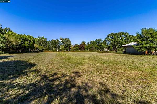 1.4 Acres of Mixed-Use Land for Sale in Sonoma, California