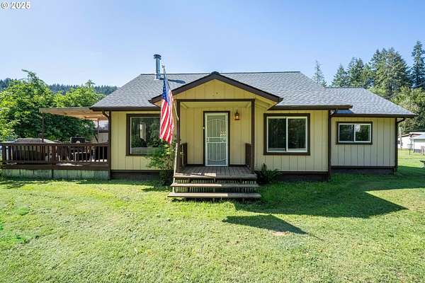 5.1 Acres of Land with Home for Sale in Myrtle Point, Oregon