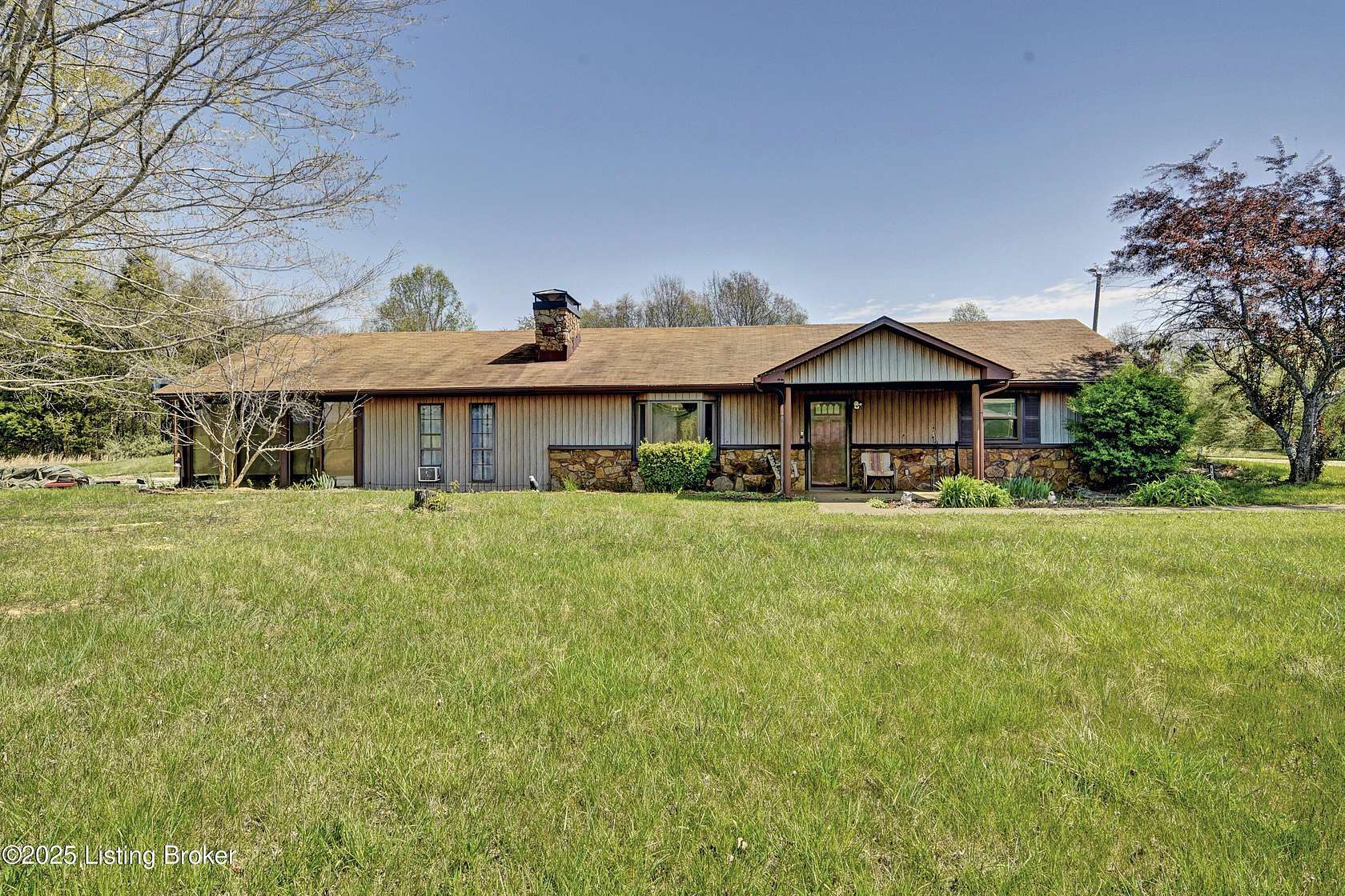 3 Acres of Land with Home for Sale in Vine Grove, Kentucky
