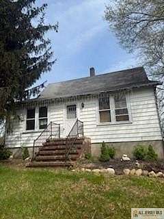14 Acres of Land with Home for Lease in Monroe Township, New Jersey