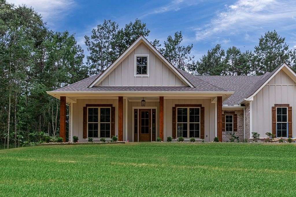 3 Acres of Land with Home for Sale in Nacogdoches, Texas