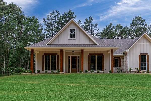 3 Acres of Land with Home for Sale in Nacogdoches, Texas