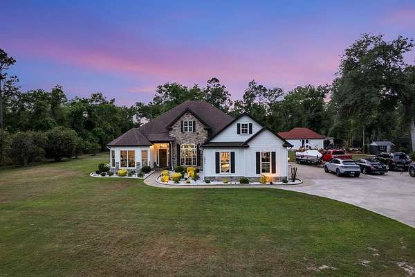 4.78 Acres of Land with Home for Sale in Valdosta, Georgia