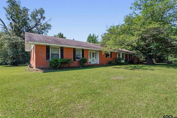 2.5 Acres of Land with Home for Sale in Oakwood, Texas
