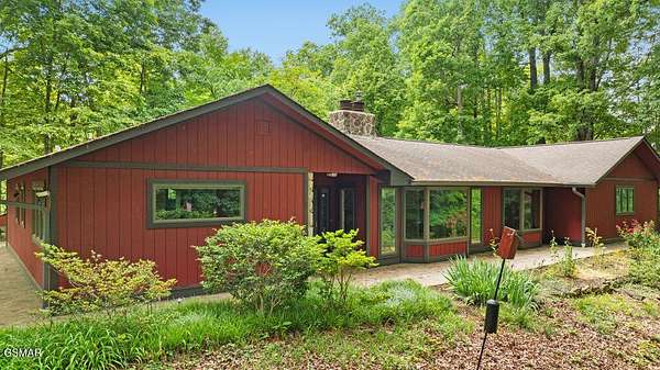 14 Acres of Land with Home for Sale in Seymour, Tennessee