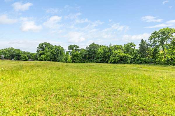 24.1 Acres of Agricultural & Residential Land for Sale in Columbia, Tennessee