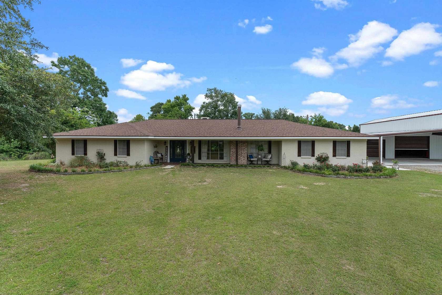 5.5 Acres of Land with Home for Sale in Center, Texas