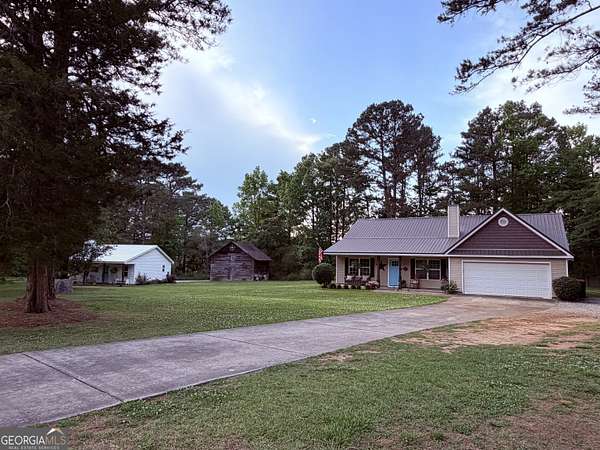 2.5 Acres of Land with Home for Sale in Concord, Georgia