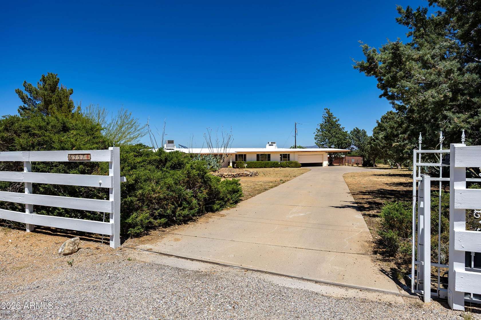 13.4 Acres of Land with Home for Sale in Hereford, Arizona