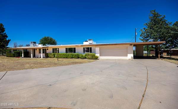 13.4 Acres of Land with Home for Sale in Hereford, Arizona