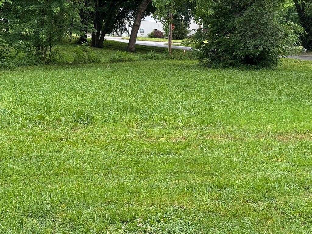 1.24 Acres of Residential Land for Sale in Paola, Kansas