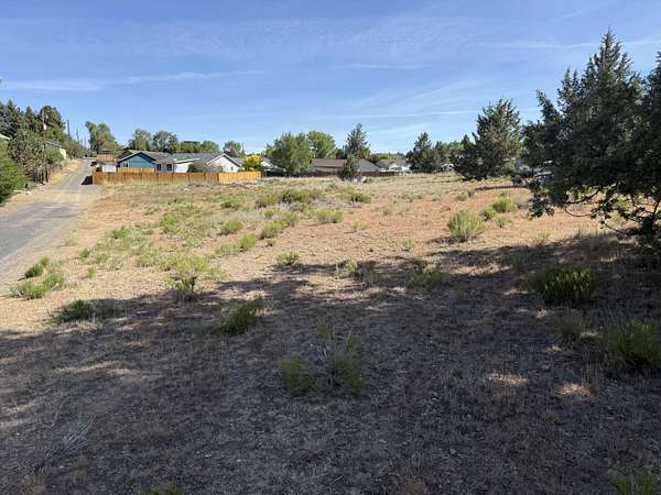 0.74 Acres of Residential Land for Sale in Madras, Oregon