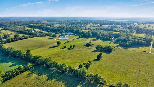 10 Acres of Land for Sale in Brookline, Missouri