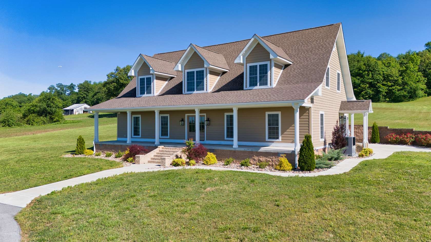 9.43 Acres of Land with Home for Sale in Elkton, Kentucky
