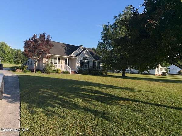 2 Acres of Land with Home for Lease in Jacksonville, North Carolina
