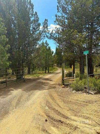 10.2 Acres of Land with Home for Sale in Lakeview, Oregon