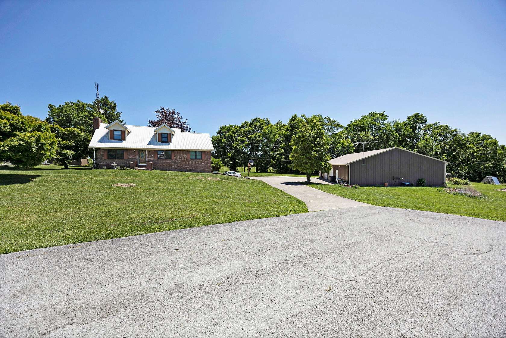 2.28 Acres of Land with Home for Sale in Lancaster, Kentucky