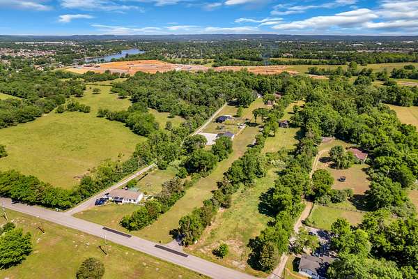 2 Acres of Land with Home for Sale in Gallatin, Tennessee