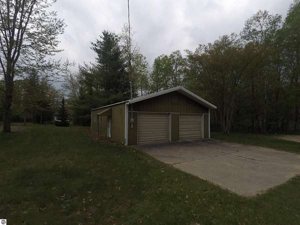 0.37 Acres of Residential Land for Sale in Cadillac, Michigan