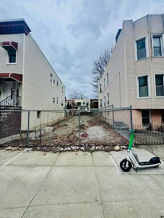 0.06 Acres of Residential Land for Sale in Bronx, New York