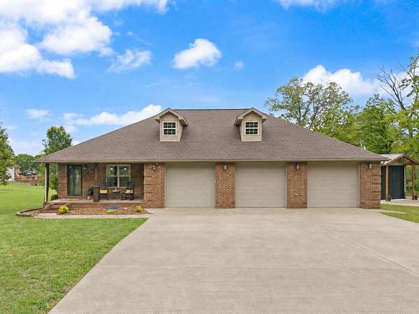 1.5 Acres of Land with Home for Sale in Somerset, Kentucky