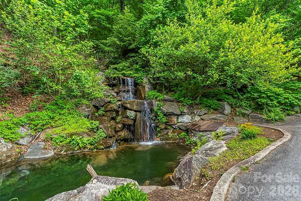 1 Acre of Residential Land for Sale in Black Mountain, North Carolina