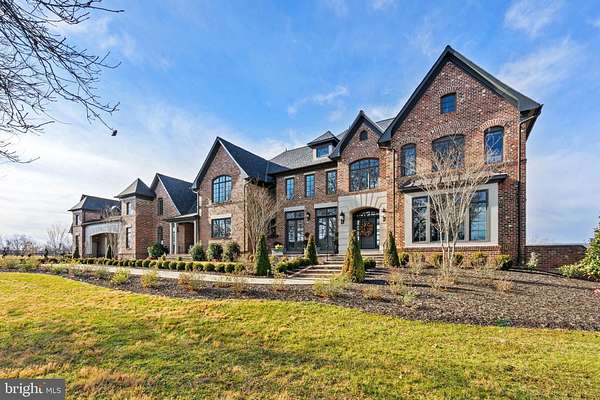 27.5 Acres of Agricultural Land with Home for Sale in Middleburg, Virginia