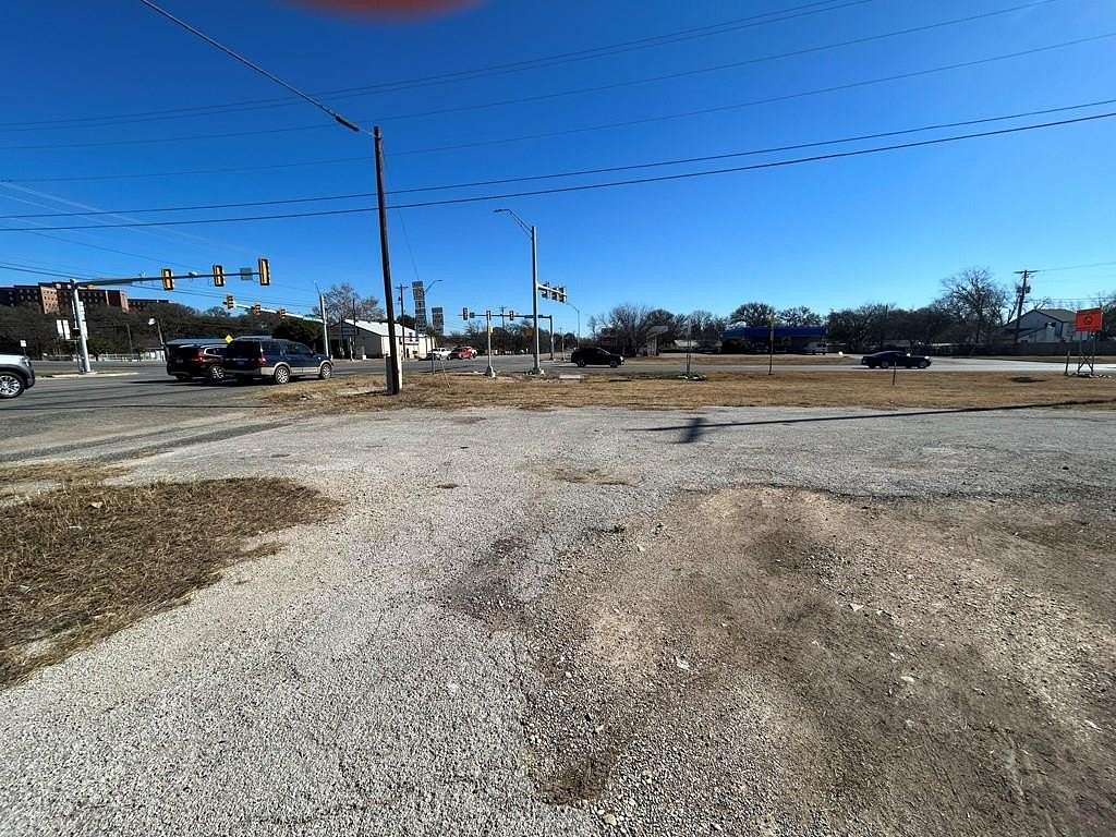 1.27 Acres of Commercial Land for Sale in Kerrville, Texas