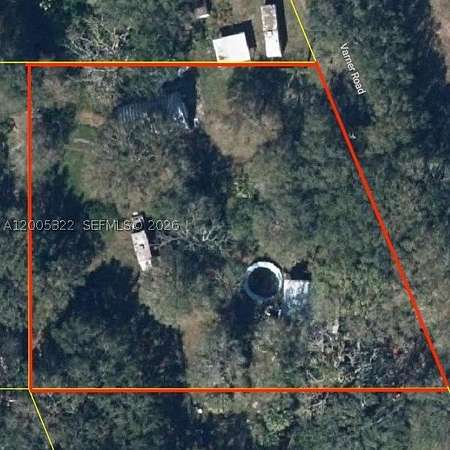 1 Acre of Residential Land for Sale in Lorida, Florida