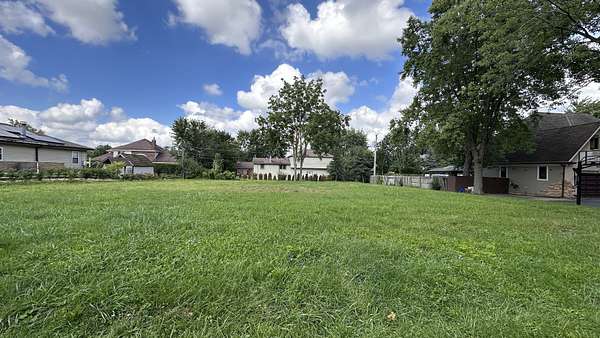 0.35 Acres of Residential Land for Sale in Burr Ridge, Illinois
