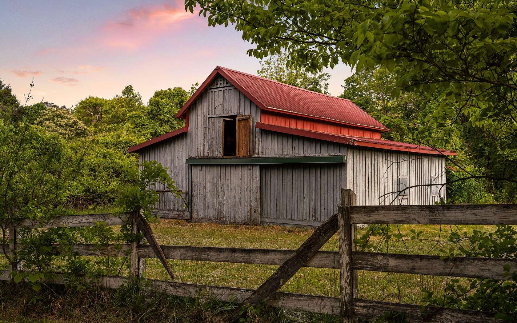 9.14 Acres of Land for Sale in Signal Mountain, Tennessee