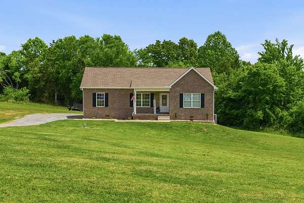 1.86 Acres of Land with Home for Sale in Westmoreland, Tennessee