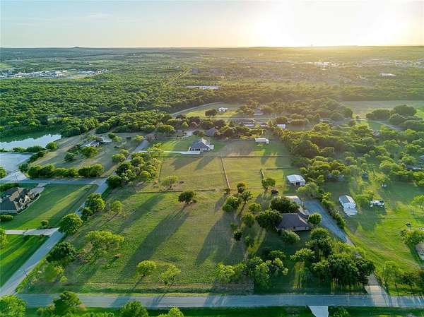 1.38 Acres of Residential Land for Sale in Burleson, Texas