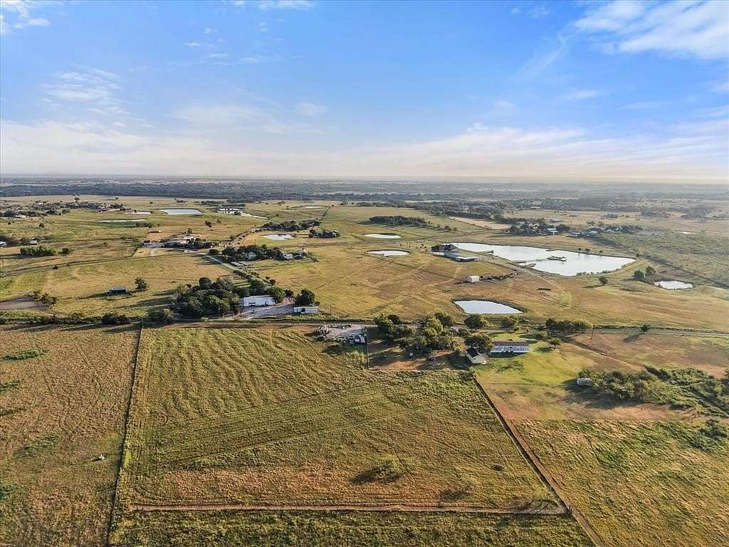1.56 Acres of Residential Land for Sale in Ennis, Texas