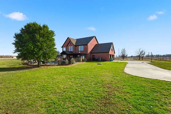 4 Acres of Land with Home for Sale in Aurora, Texas