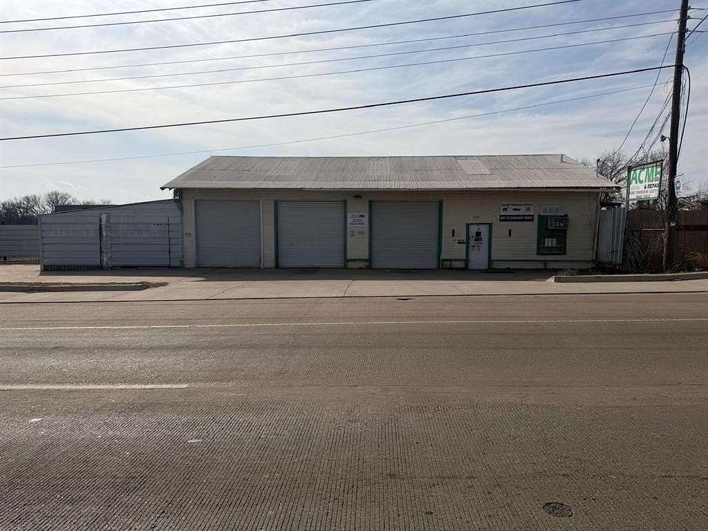 1.81 Acres of Improved Commercial Land for Sale in Forest Hill, Texas