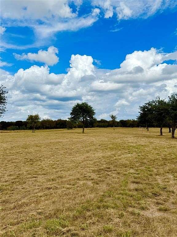 5 Acres of Residential Land for Sale in Wills Point, Texas
