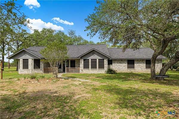 6.53 Acres of Land with Home for Sale in Victoria, Texas