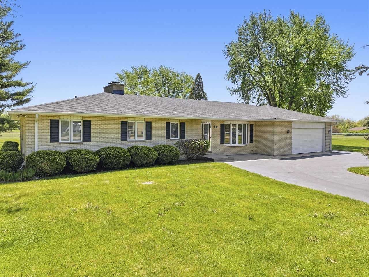 2.3 Acres of Land with Home for Sale in Spring Grove, Illinois