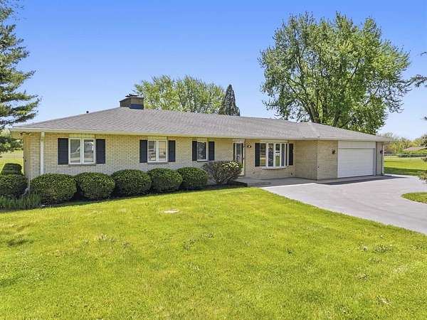 2.3 Acres of Land with Home for Sale in Spring Grove, Illinois