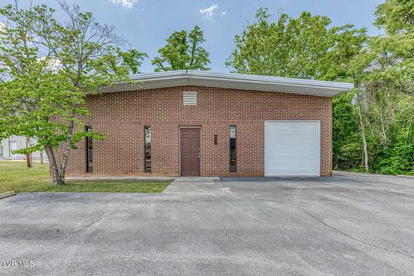 3.4 Acres of Improved Commercial Land for Sale in Johnson City, Tennessee